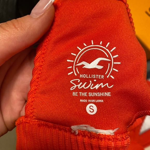 Hollister coral bikini top - Picture 3 of 3